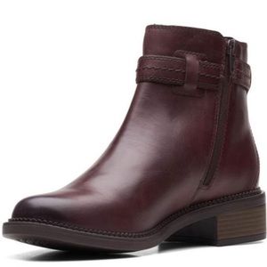 Clarks - dark Brown - half boot 
Ladies Maye Ease